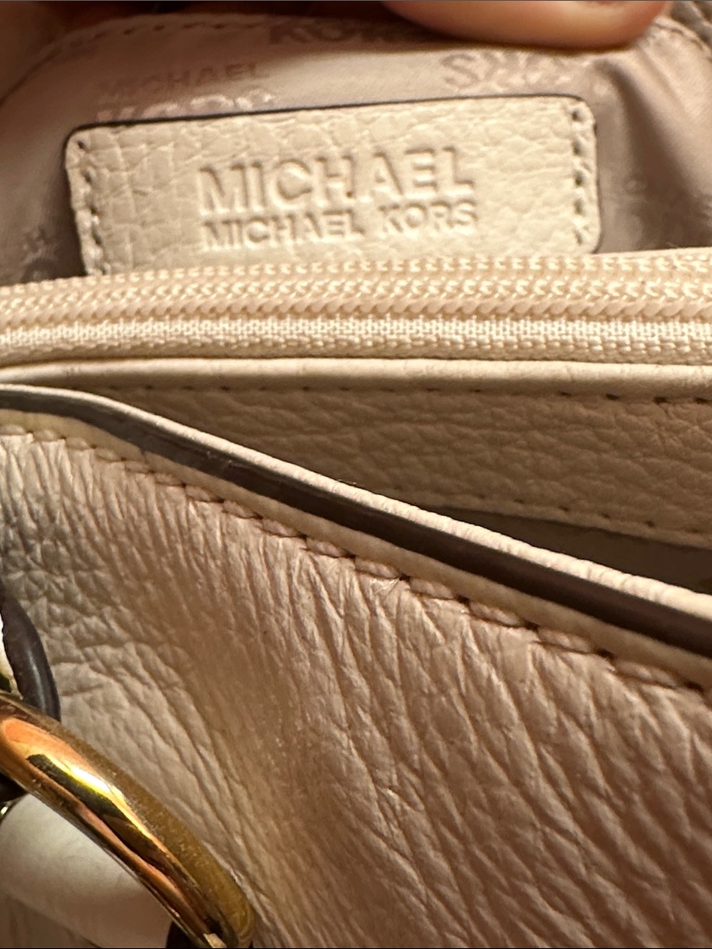 Michael Kors purse/laptop tote -cream and gold - Picture 4 of 5